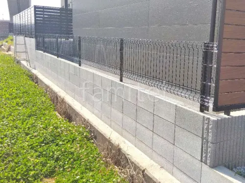 ブロック塀 （化粧ブロック） 太陽エコブロックス 普通CB  スチールメッシュ フェンス YKKAP イーネット3F型 スチール柱 境界・メッシュ