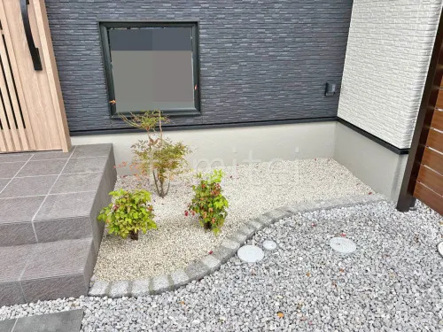 ピンコロ石花壇