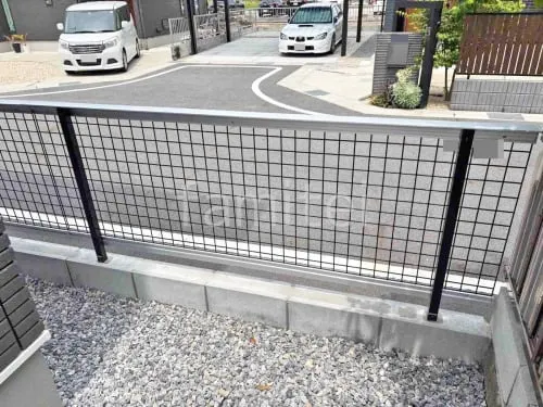 ブロック塀 （化粧ブロック） 太陽エコブロックス 普通CB  アルミ形材 フェンス 三協アルミ ハイブリッドT・T(ティー・ティー) 境界・メッシュ