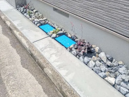 ロックガーデン 栗石敷き