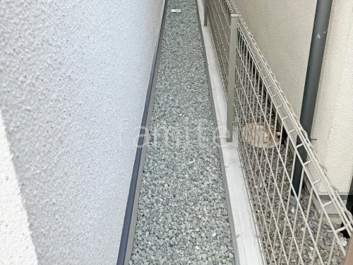 犬走り 防犯砂利敷き バラス砕石 防草シート加工