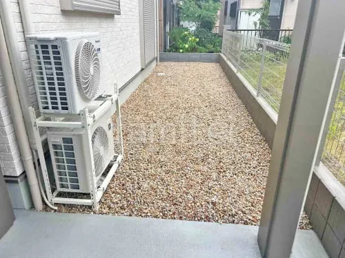 犬走り 錆砂利敷き 防草シート加工