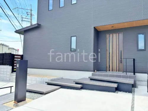 玄関アプローチ 浮遊階段(蹴込み階段)