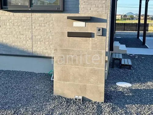 モダン門柱 壁タイル貼り タカショー セラレバンテ 郵便受けポスト YKKAP エクステエリアポストG3型