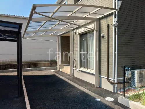 カーポート１台＋延長 （1.5台縦連棟） YKKAP アリュースRE アール屋根 前下がり屋根