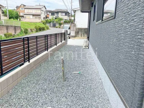 犬走り 防犯砂利敷き バラス砕石 防草シート加工