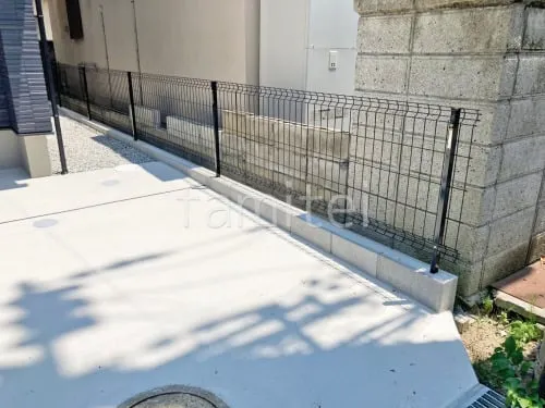 ブロック塀 （化粧ブロック） 太陽エコブロックス 普通CB  スチールメッシュ フェンス YKKAP イーネット3F型 スチール柱 境界・メッシュ