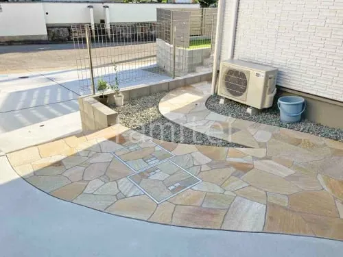 玄関アプローチ 床石貼り 乱形石 石英岩