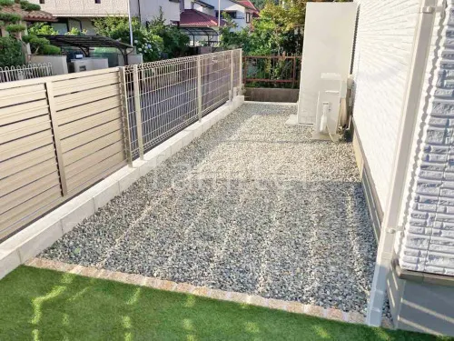 犬走り 防犯砂利敷き バラス砕石 防草シート加工