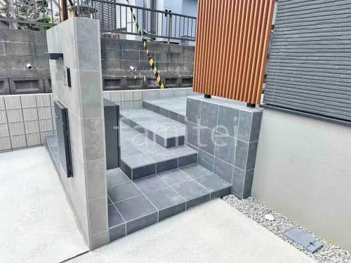 玄関アプローチ階段 床タイル貼り LIXIL パセオ