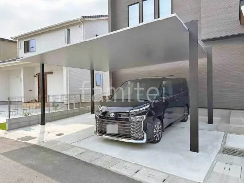 柱色 ブラック 屋根色 ナチュラルシルバーF