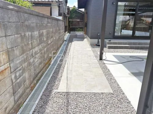 玄関アプローチ 床タイル貼り タカショー セラレバンテ