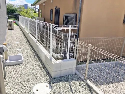 ブロック塀 （化粧ブロック） 太陽エコブロックス 普通CB  スチールメッシュ フェンス YKKAP イーネット3F型 スチール柱 境界・メッシュ
