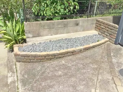 防犯砂利敷き バラス砕石 防草シート加工