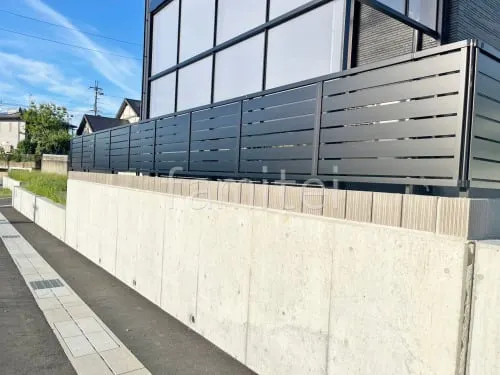 ブロック塀 （化粧ブロック） ユニソン リゲル  アルミ形材 フェンス LIXIL AB YS3型 横スリット3 目隠し