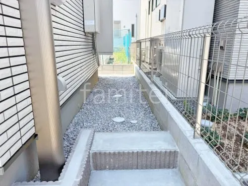 犬走り 伊吹砂利敷き 防草シート加工