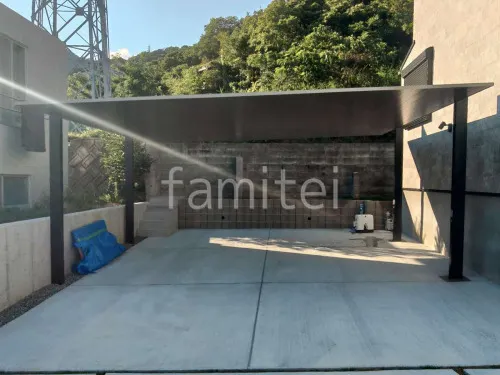 柱色 ブラック 屋根色 シャイングレーF