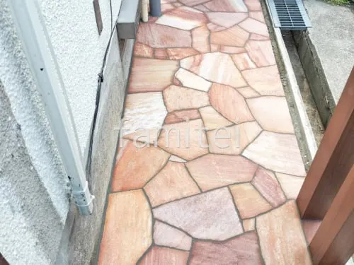 玄関アプローチ 床石貼り 乱形石 石英岩