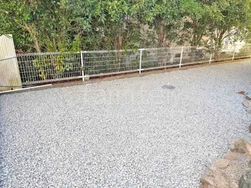 防犯砂利敷き バラス砕石 防草シート加工