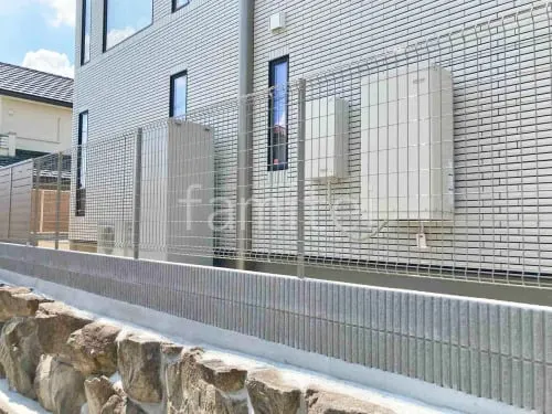 ブロック塀 （化粧ブロック） ユニソン ジャスティ  スチールメッシュ フェンス YKKAP イーネット3F型 スチール柱 境界・メッシュ