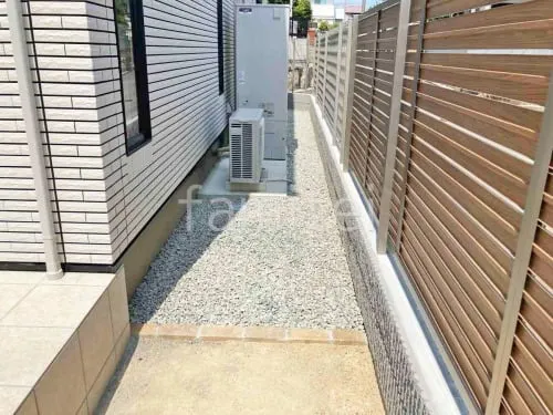 犬走り 防犯砂利敷き バラス砕石 防草シート加工