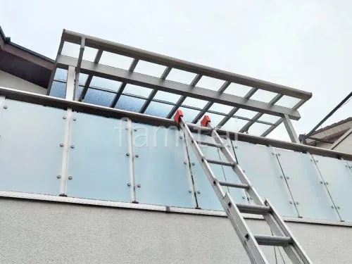 ２階ベランダ屋根  YKKAP ソラリアF 積雪50cm対応 フラット屋根 スタンダード 壁付