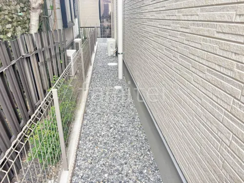 犬走り 伊吹砂利敷き 防草シート加工