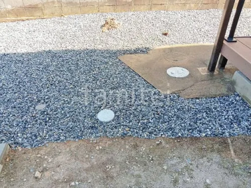 犬走り 防犯砂利敷き バラス砕石 防草シート加工