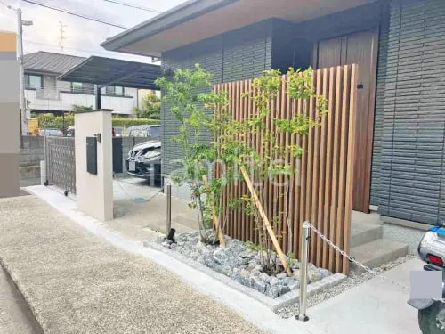 シンボルツリー ソヨゴ ナツハゼ ロックガーデン 割栗石敷き