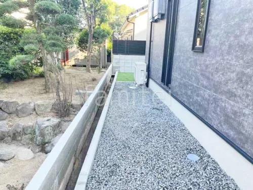 犬走り 防犯砂利敷き バラス砕石 防草シート加工