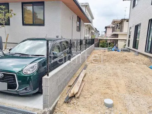 ブロック塀 （化粧ブロック） ユニソン ジャスティ  スチールメッシュ フェンス YKKAP イーネット3F型 スチール柱 境界・メッシュ