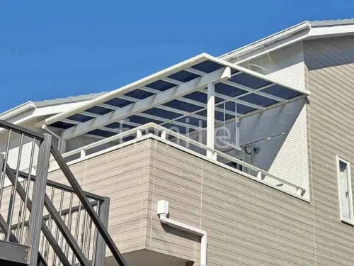 ２階ベランダ屋根  YKKAP ソラリアF 積雪50cm対応 フラット屋根 スタンダード 壁付