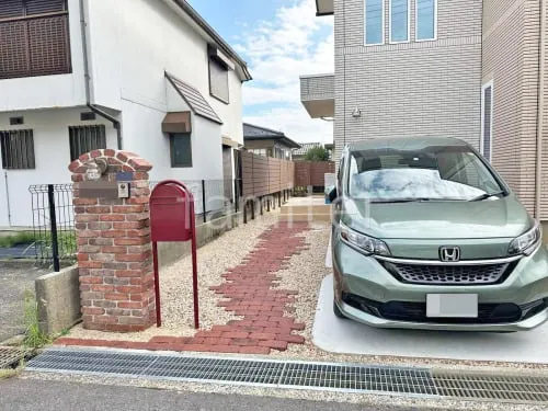 玄関アプローチ インターロッキング ユニソン チムニー