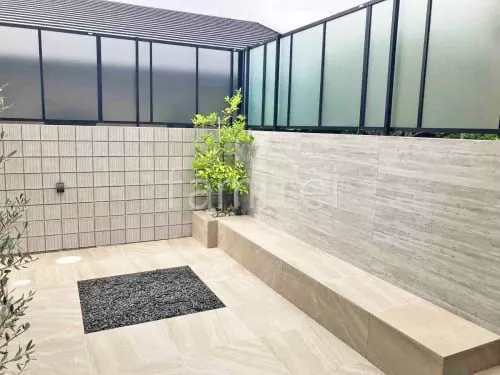 壁タイル張り  タカショー 木製調 セラ ウォール RC杉板  アルミ形材 フェンス LIXIL AB YT1型 採光パネル 目隠し 採光