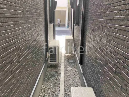 犬走り 防犯砂利敷き バラス砕石 防草シート加工