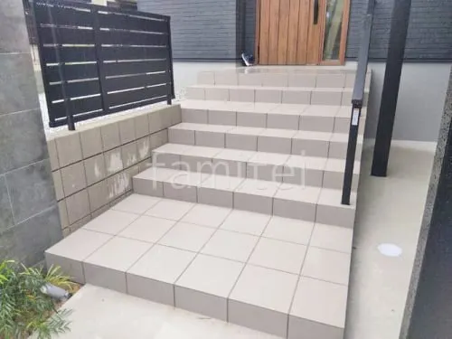 玄関アプローチ 床タイル貼り 新井窯業 パークウェイ