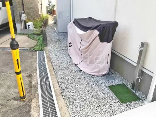 犬走り 防犯砂利敷き バラス砕石 防草シート加工