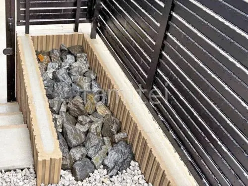 ロックガーデン ぐり石敷き