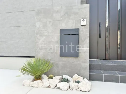 モダン門柱 壁タイル貼り タカショー セラレバンテ 宅配ボックス ユニソン ヴィコDB100