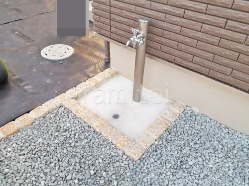 ピンコロ囲い水受け(パン) 土間モルタル仕上げ 洗い場