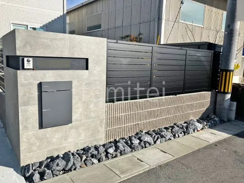 モダン門柱 壁タイル貼り タカショー セラレバンテ 宅配ボックス ユニソン ヴィコDB100 目隠しフェンス塀 LIXIL AB YS3型 化粧ブロック ジャスティ
