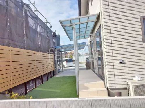 １階テラス屋根 （雨除け） YKKAP 独立式 レセパ Tタイプ フラット屋根 独立式 スタンダード タイルデッキ 壁1面  LIXIL グレイスランド ベーシック