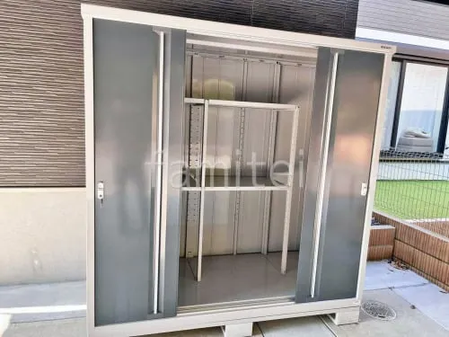 本体色 チャコールグレー