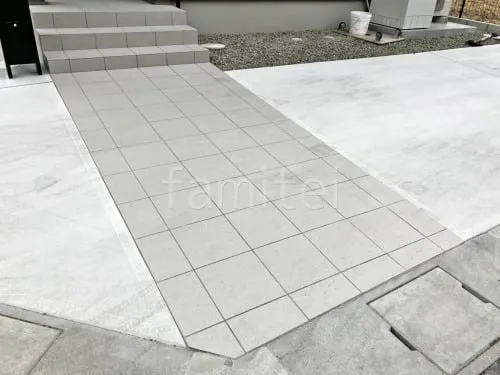 玄関アプローチ 床タイル貼り 新井窯業 アンバサダーII