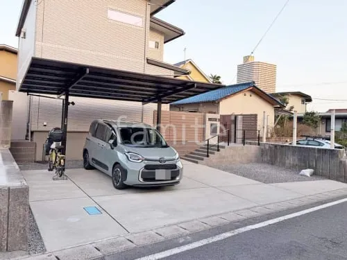 新築シンプル セミクローズ外構