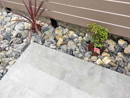 ロックガーデン 割栗石敷き