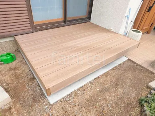 人工木デッキ  LIXIL 人工木 木彫 樹ら楽ステージ 