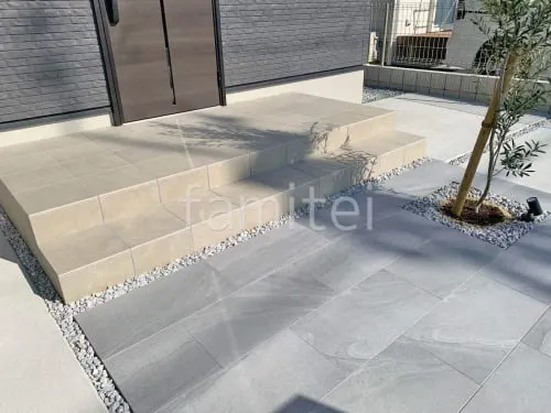 玄関アプローチ階段 床タイル貼り LIXIL パセオ