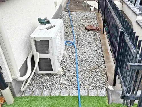 犬走り 防犯砂利敷き バラス砕石 防草シート加工