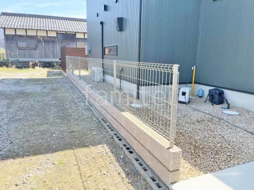 ブロック塀 （化粧ブロック） ユニソン シャモティ  スチールメッシュ フェンス YKKAP イーネット3F型 スチール柱 境界・メッシュ